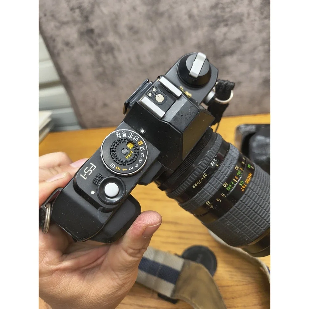 Konica FS-1 FS1 35mm camera with 35-70mm‎ Hexanon from Japan